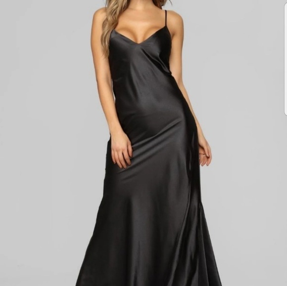 Fashion Nova Dresses & Skirts - Figure Hugging Satin dress